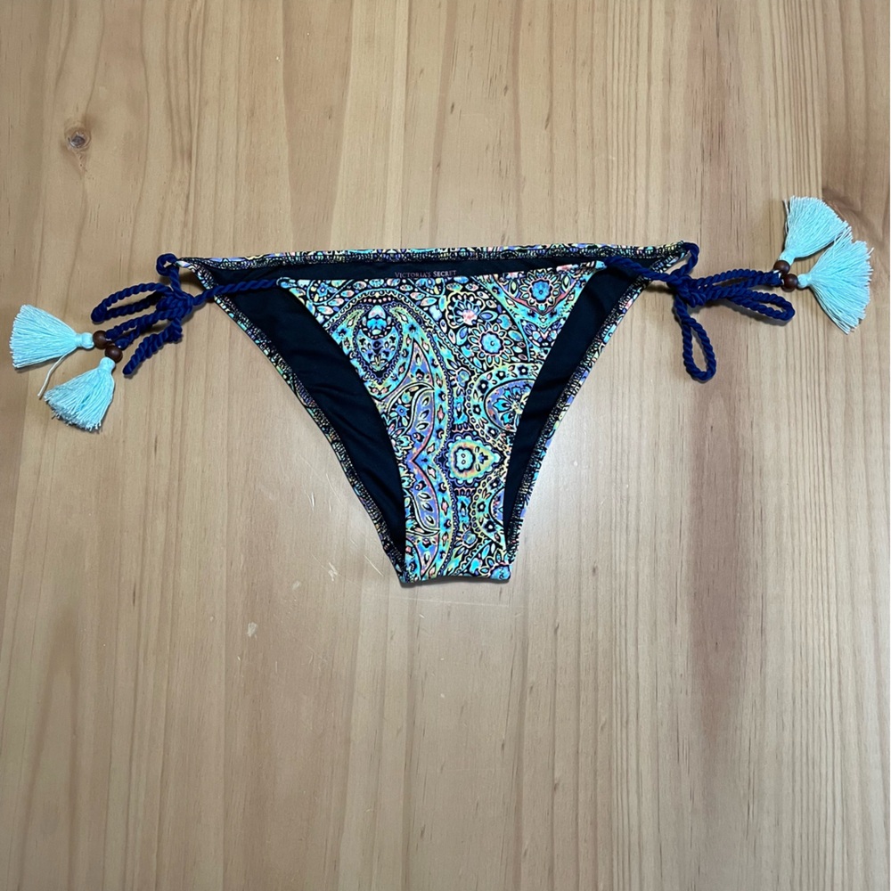 Victoria’s Secret, size Small: new, never worn paisley side-tie bikini bottoms